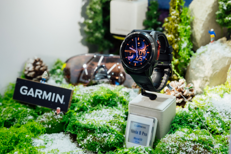 熊猫体育携手Garmin 推出首款Micro LED智慧手表