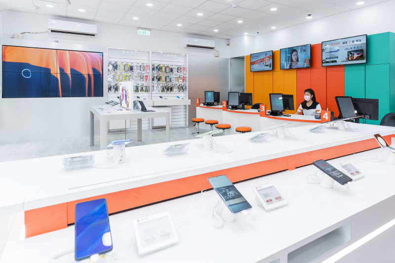 創利空間智慧零售軟硬整合方案，協助台灣大哥大門市完成數位內容行銷系統的佈建，打造全新世代的數位服務據點