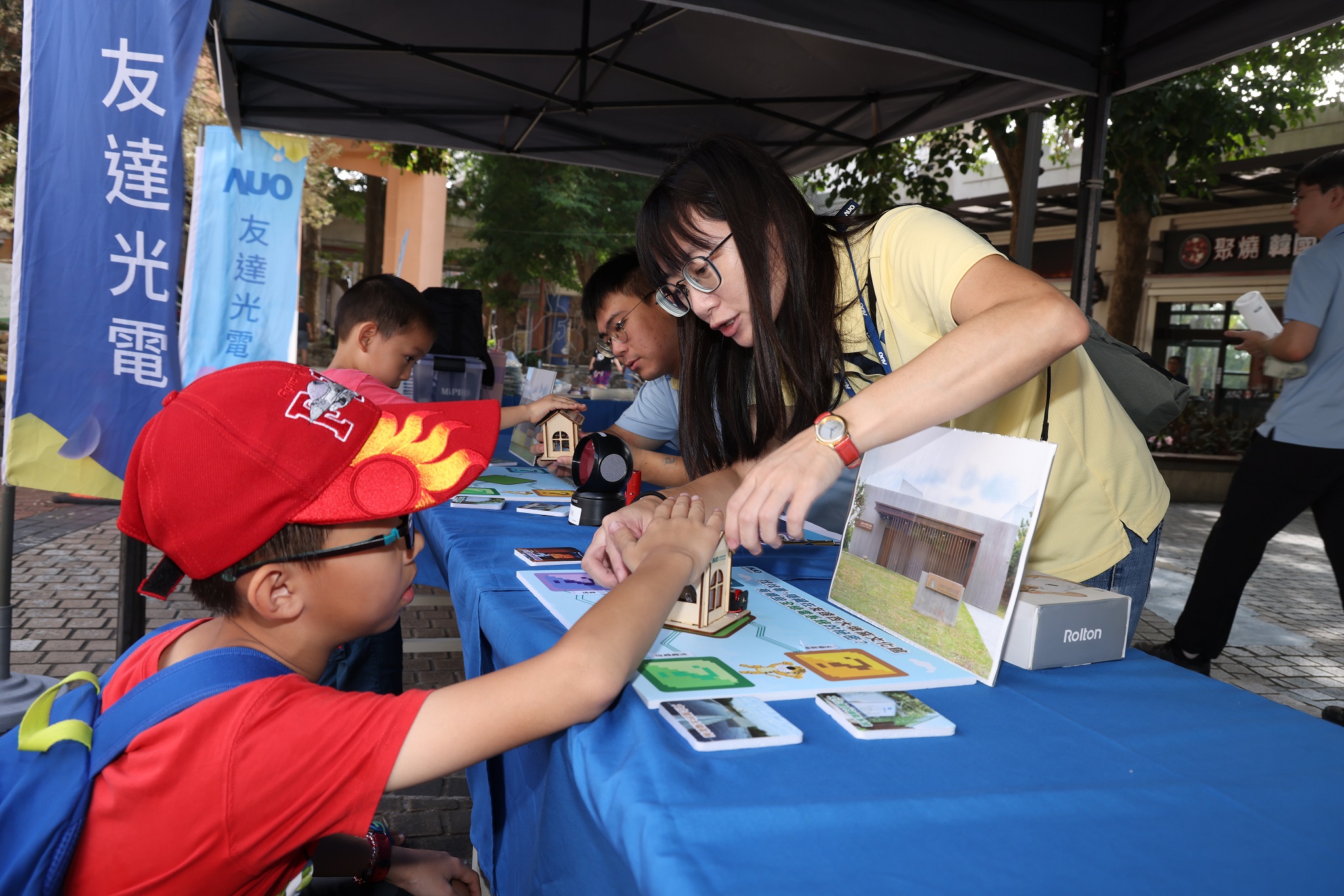 友達投入永續素養教育多年，從自身的環境教育場域走入校園、各式活動現場，合作夥伴亦擴及到NGO、公部門與供應鏈，豐碩成果獲「社會共融領袖獎」